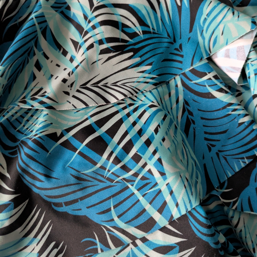 Time and Tru Blue Leaf Print Tankini Top - Picture 2 of 5